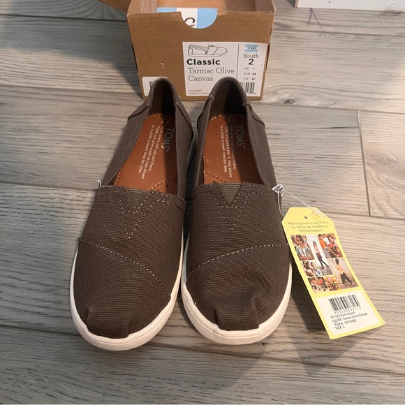 Toms Youth Canvas Shoes in Olive - Picture 1 of 3